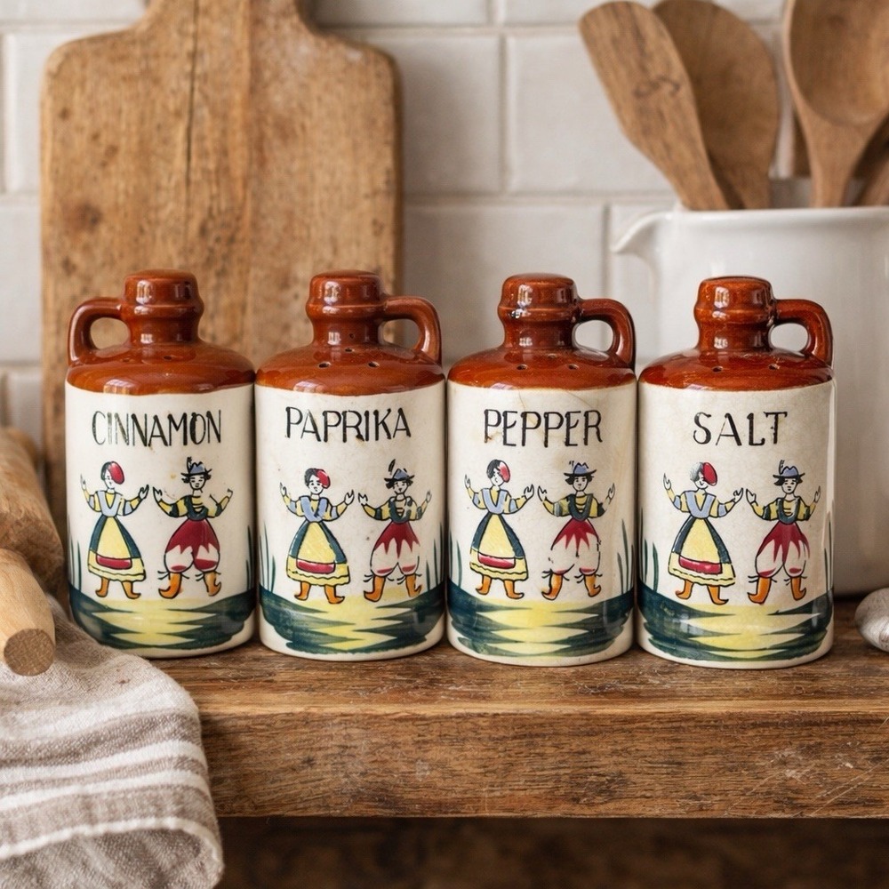 VTG Japan Dutch Couple Spice Jars 4pc Set Salt Pepper Cinnamon Paprika 4" MCM